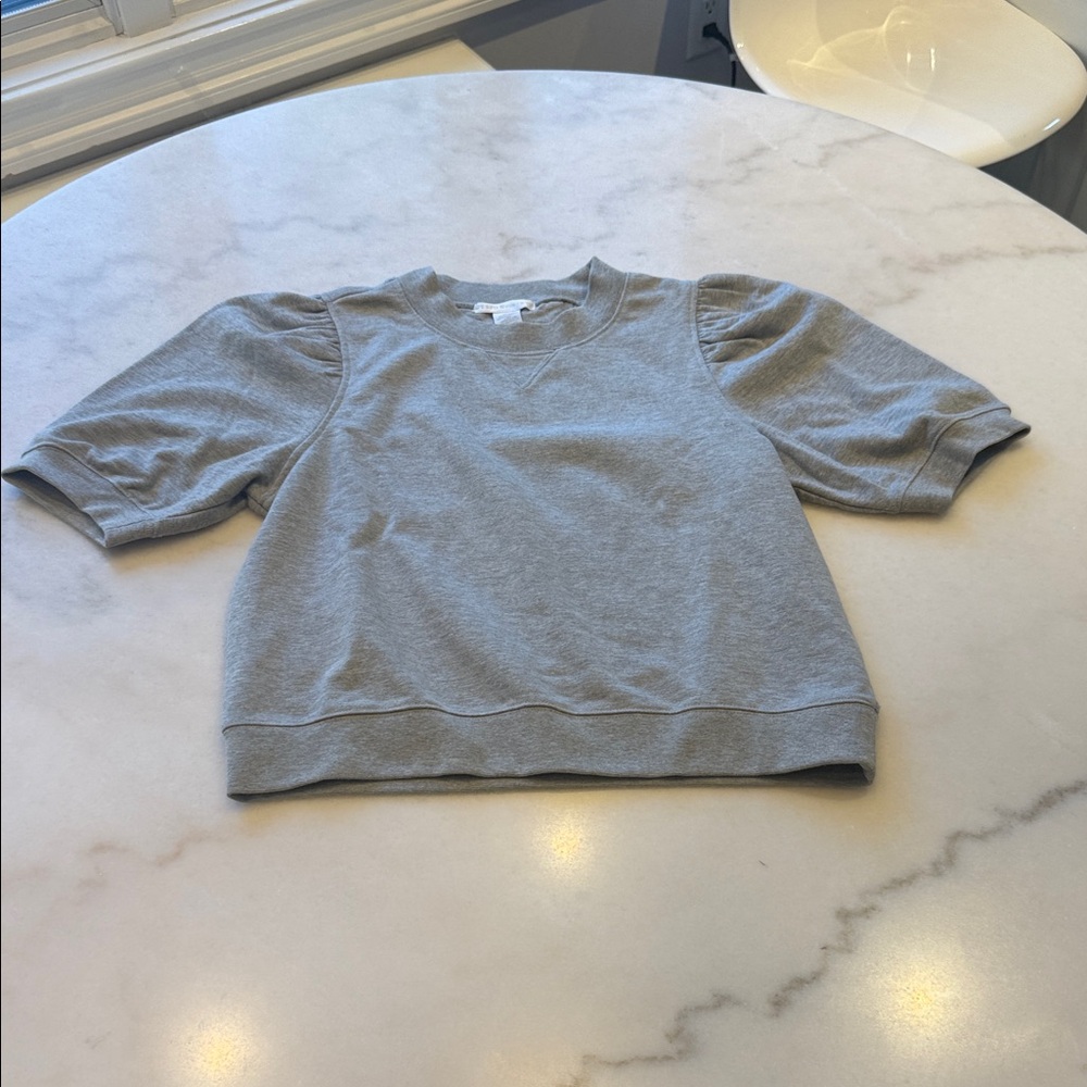 NWOT Design History Gray Puff Sleeve Tee